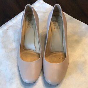 Moved - Naturalizer Whitney Classic & comfy leather upper chunky heel pumps